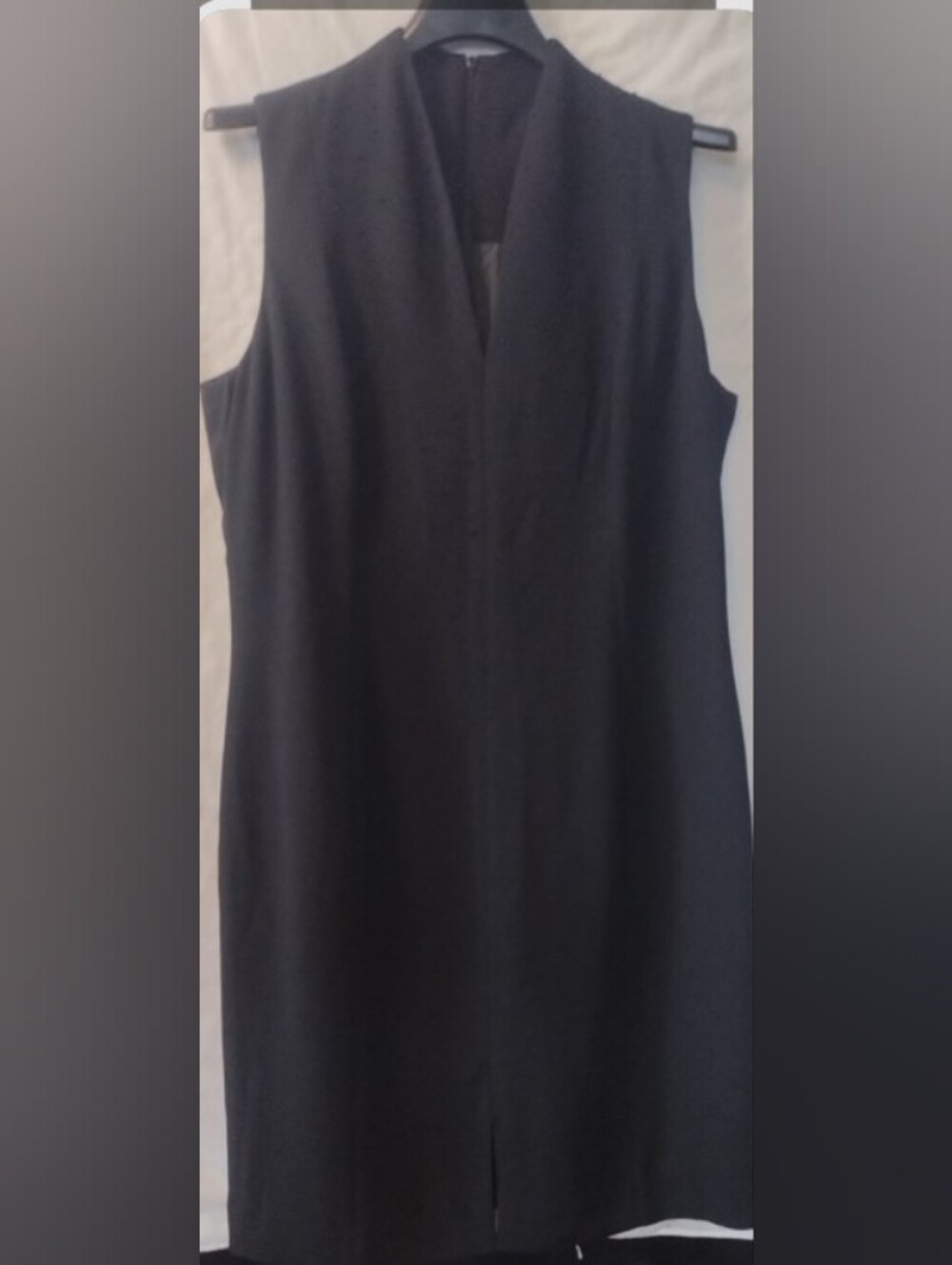 Jones New York (Jones Wear) black, sleeveless, cocktail knee-length Size 14